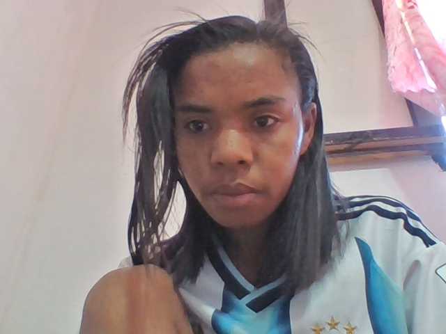 Emelie1a live cam on BongaCams