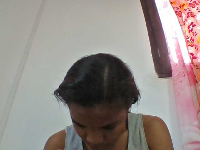 Emelie1a live cam on BongaCams