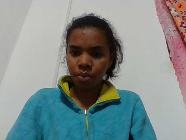 Emelie1a live cam on BongaCams