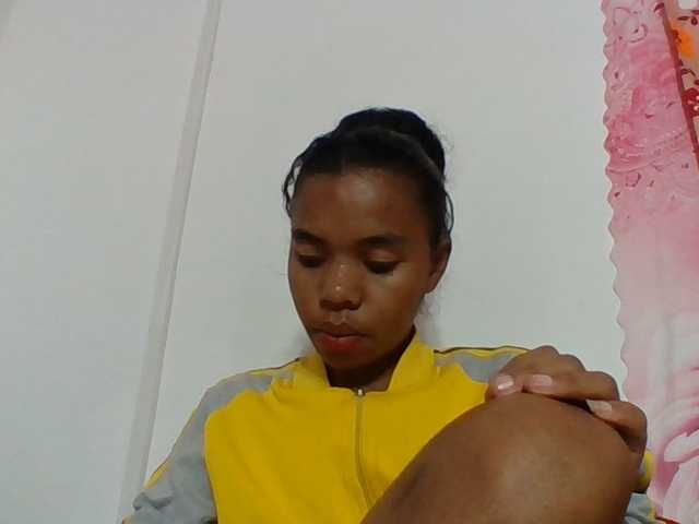 Emelie1a live cam on BongaCams