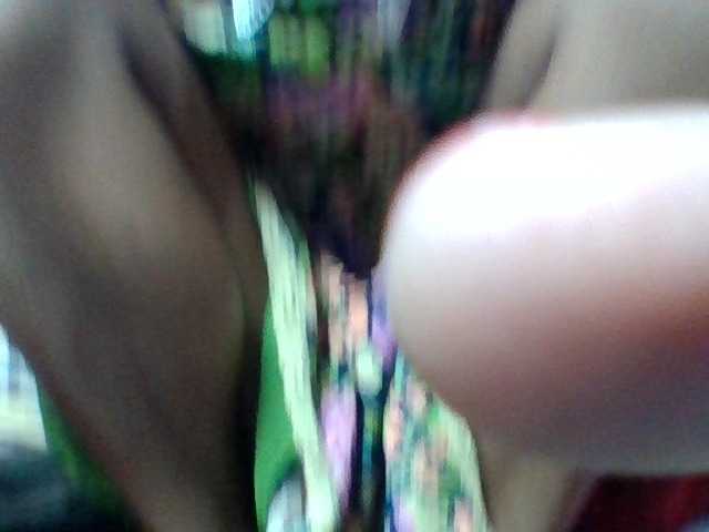 Emelie1a live cam on BongaCams