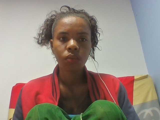 Emelie1a live cam on BongaCams
