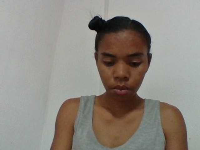 Emelie1a live cam on BongaCams