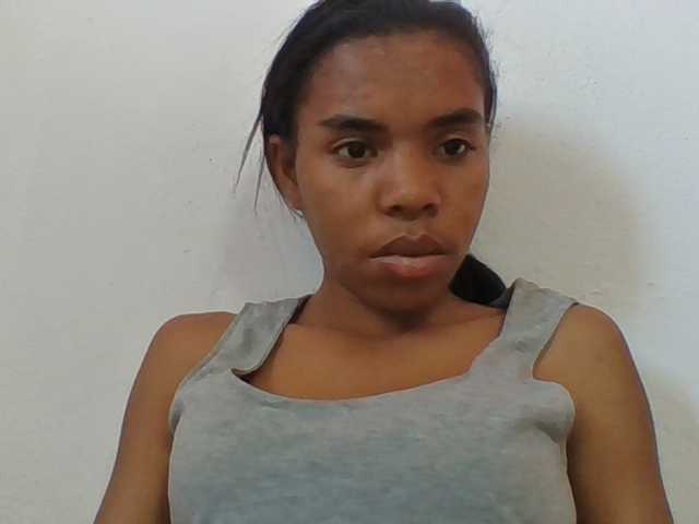 Emelie1a live cam on BongaCams
