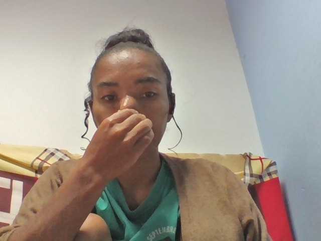 Emelie1a live cam on BongaCams