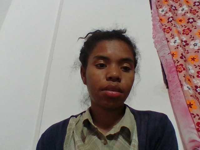 Emelie1a live cam on BongaCams