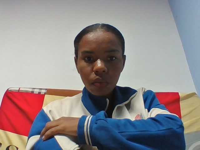 Emelie1a live cam on BongaCams