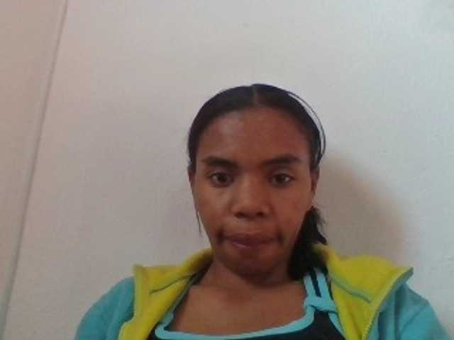 Emelie1a live cam on BongaCams