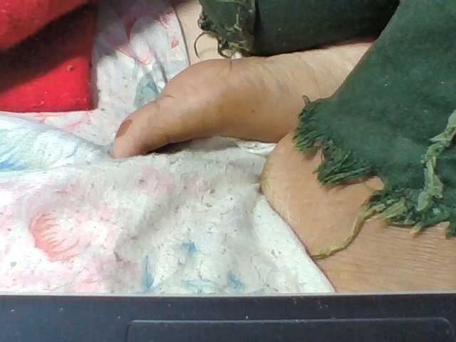 Emelie1a live cam on BongaCams