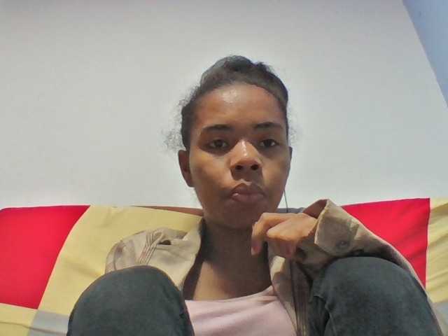 Emelie1a live cam on BongaCams