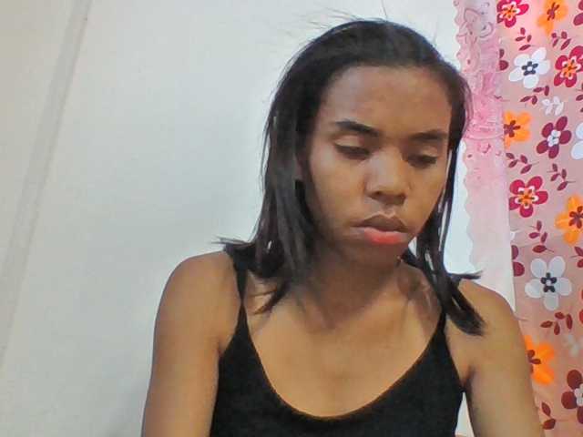 Emelie1a live cam on BongaCams