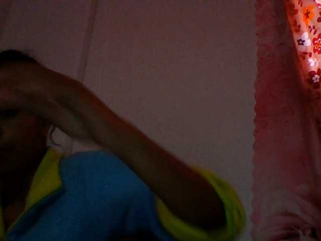 Emelie1a live cam on BongaCams