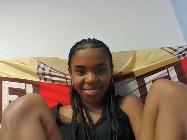 Emelie1a live cam on BongaCams