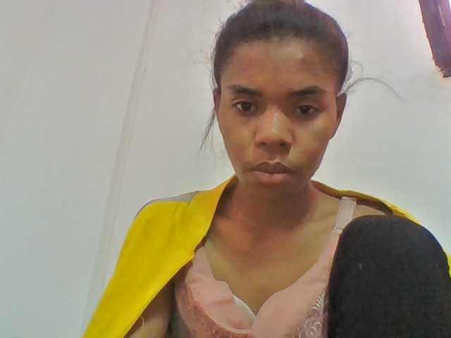 Emelie1a live cam preview