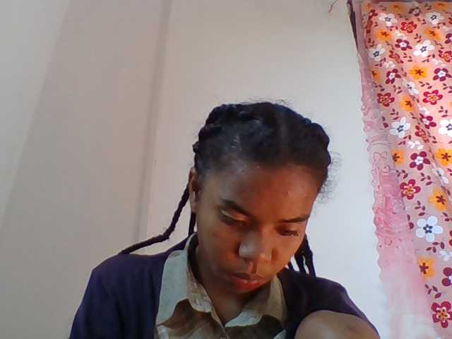 Emelie1a live cam on BongaCams