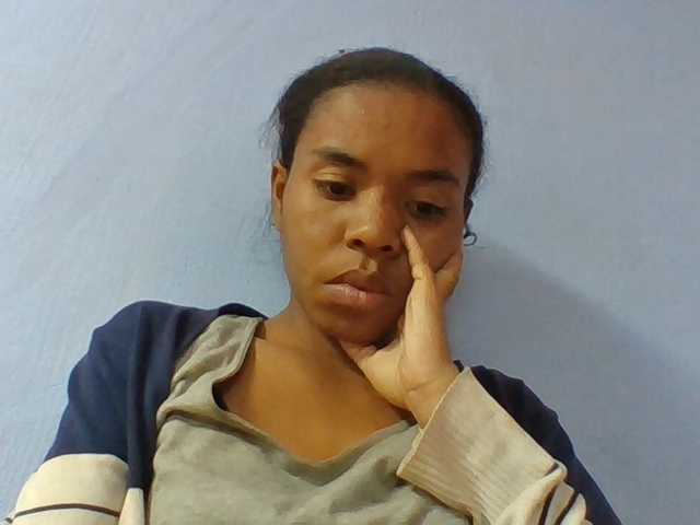 Emelie1a live cam on BongaCams