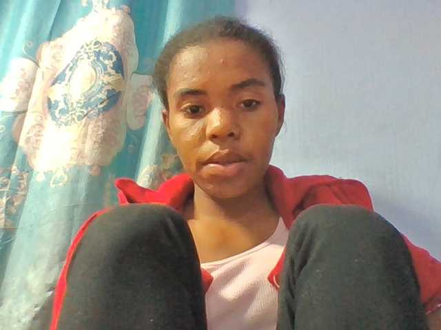 Emelie1a live cam on BongaCams