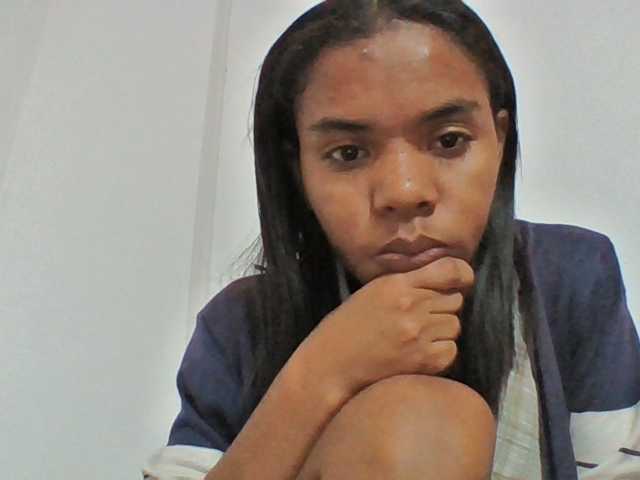 Emelie1a live cam on BongaCams
