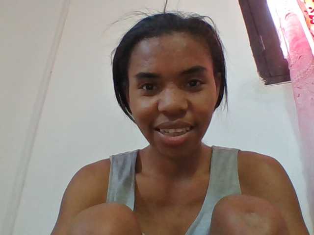 Emelie1a live cam on BongaCams