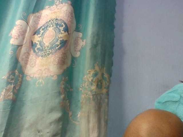 Emelie1a live cam on BongaCams