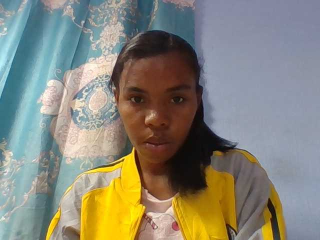 Emelie1a live cam on BongaCams