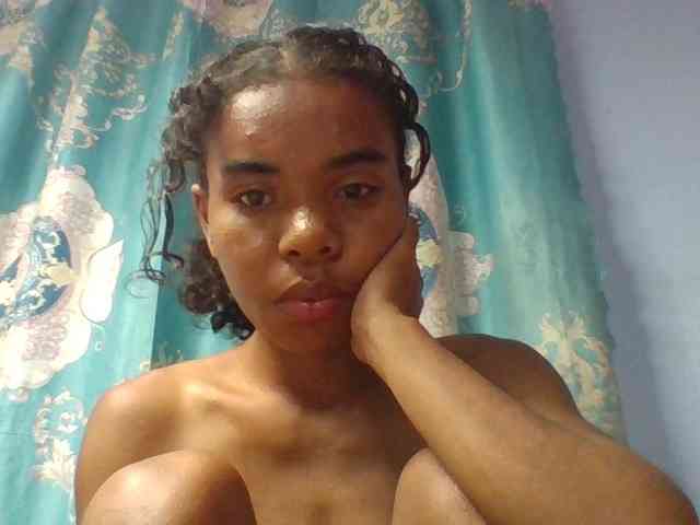 Emelie1a webcam