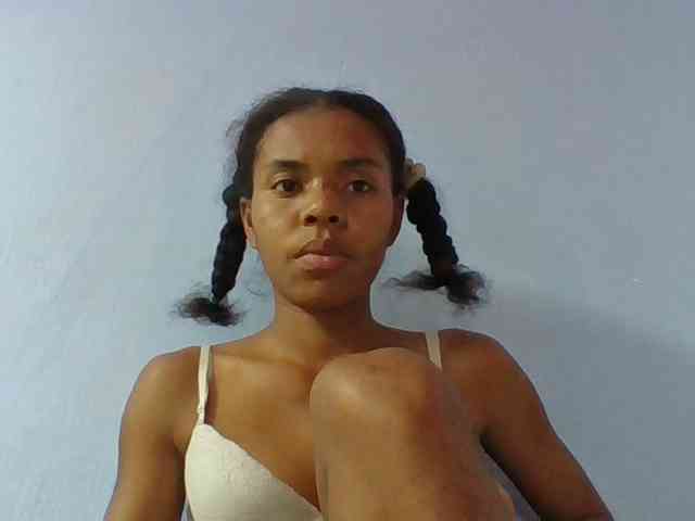 Emelie1a Live Webcam on BongaCams