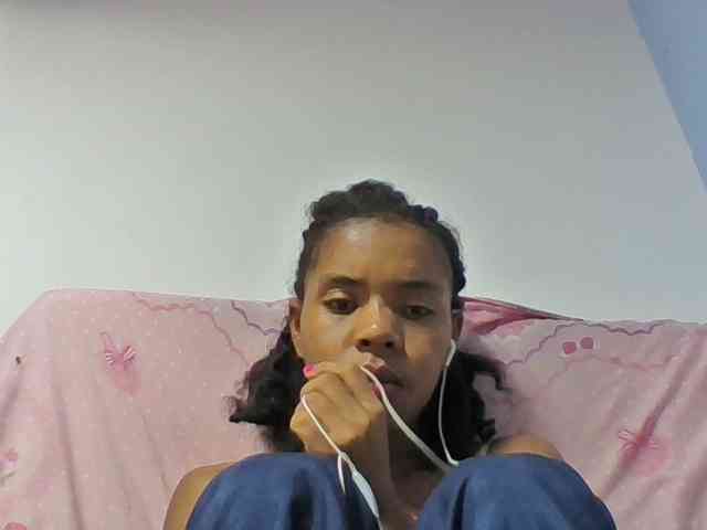 Emelie1a webcam