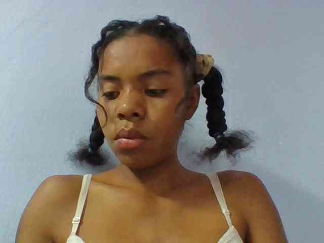 Emelie1a Live Webcam on BongaCams