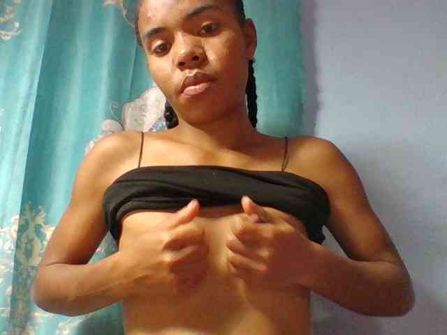 Emelie1a webcam
