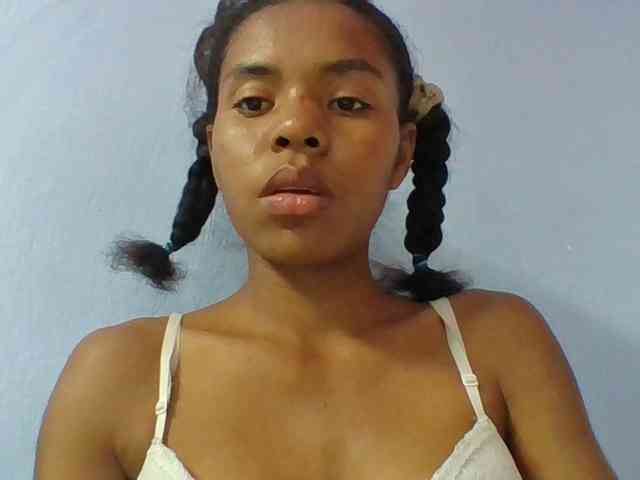 Emelie1a Live Webcam on BongaCams