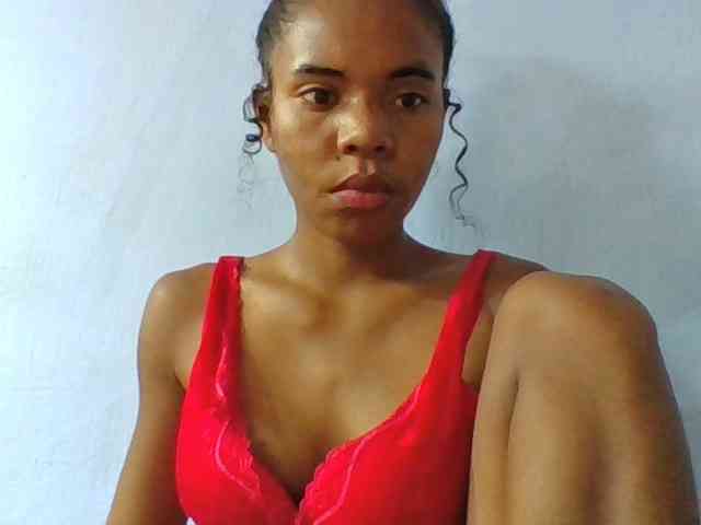 Emelie1a Live Webcam on BongaCams