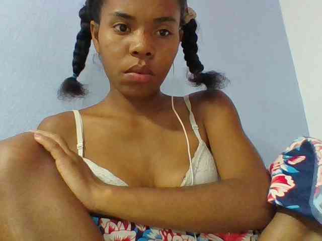 Emelie1a Live Webcam on BongaCams