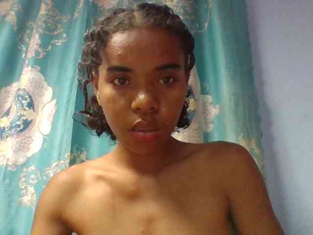 Emelie1a webcam