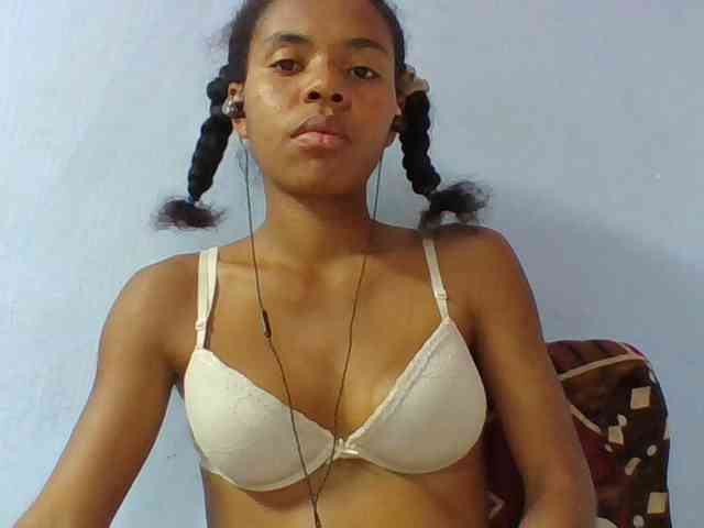 Emelie1a webcam