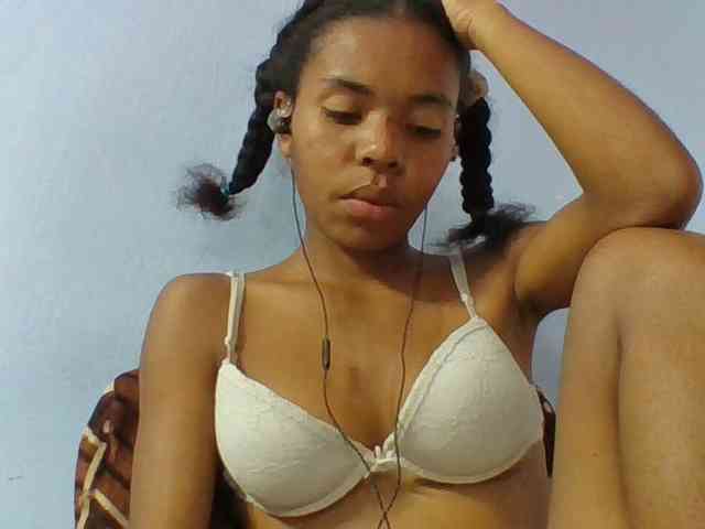 Emelie1a webcam