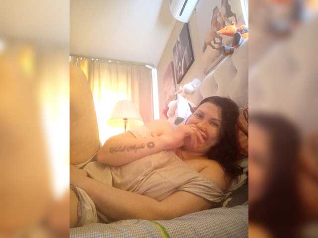 RoxySexy's BongaCams show and profile