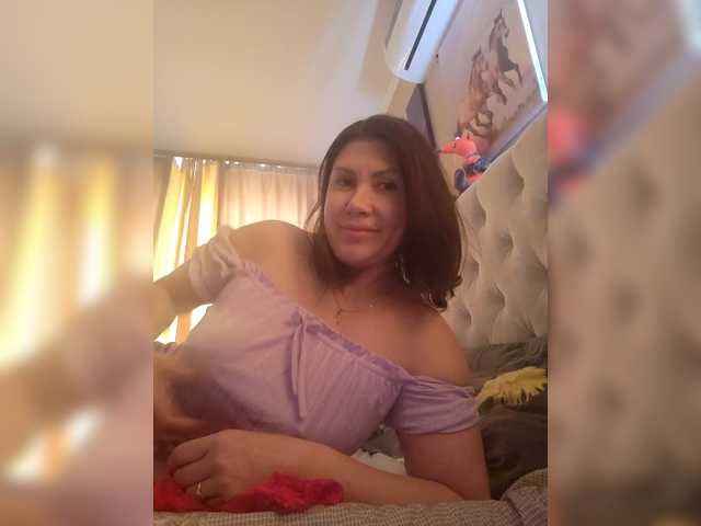 RoxySexy's BongaCams show and profile