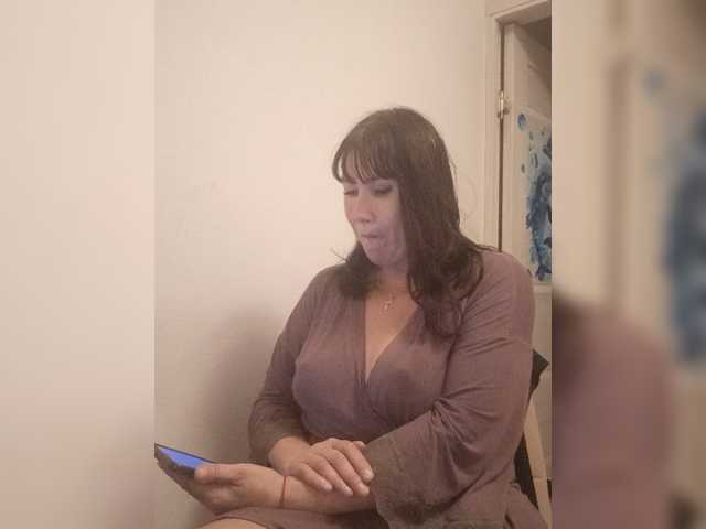 le modèle RoxySexy est en webcam porno dans un show sur le site bongacams, il possède les tags suivants: White/Caucasian,Brunette,Hairy