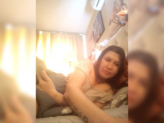 RoxySexy's BongaCams show and profile