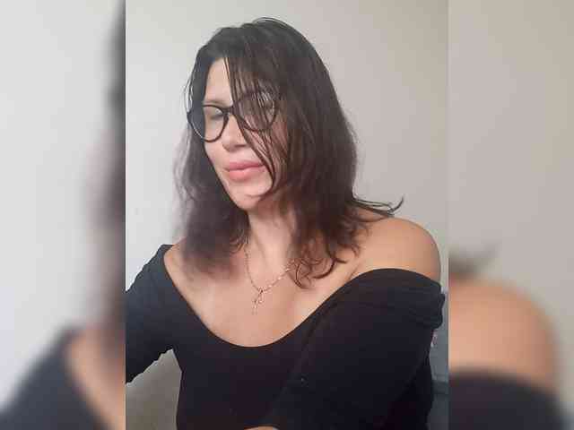 Roxysexy's cam show statistics and live stream