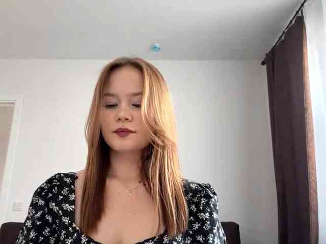 SadieNedry webcam
