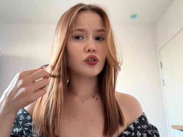 SadieNedry webcam