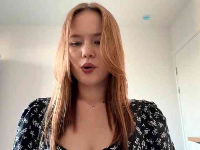 SadieNedry webcam