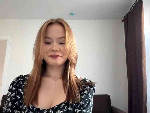 SadieNedry webcam
