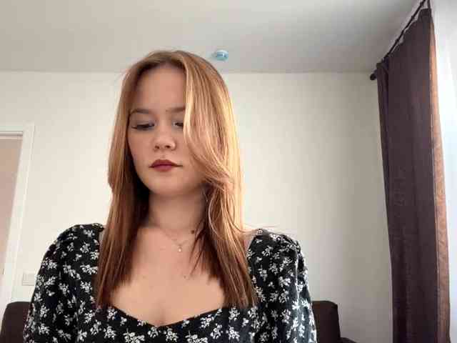 SadieNedry webcam