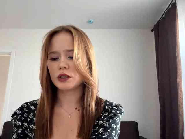 SadieNedry webcam