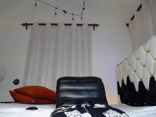 LynaBella Porn Show