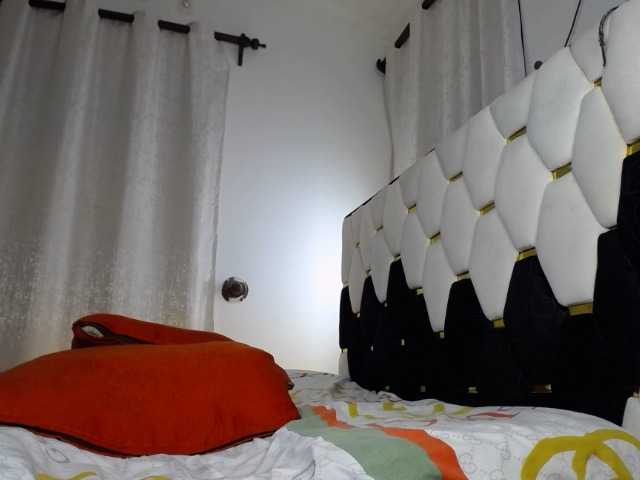 LynaBella's BongaCams show and profile