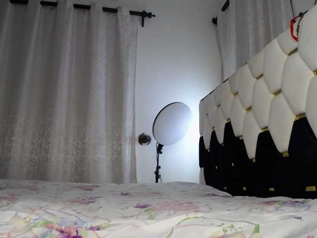 LynaBella webcam